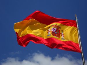 Spanyolországban enyhén emelkedett a halálozás, elmarad a pamplonai bikafuttatás